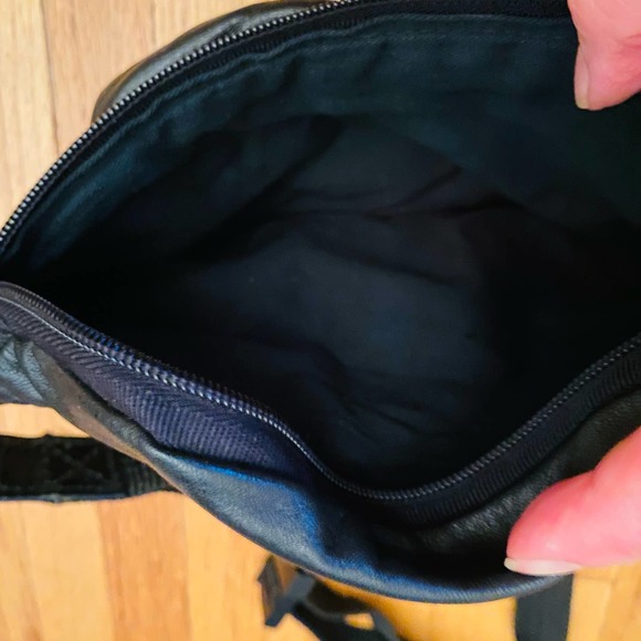 Unisex Black Fanny Pack Adjustable Waist Travel Bag Multi Zippered Pockets - Picture 5 of 5